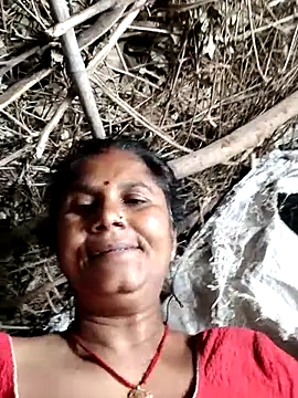 Snapshot of Hot_di97 chatting on July 13, 2:38 pm Hot di97 online show from July 13, 2:38 pm