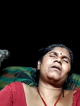 Snapshot of Hot_di97 chatting on June 20, 2:44 pm Hot di97 online show from June 20, 2:44 pm