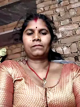 Hot di97 online show from February 25, 12:00 am