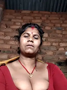 Hot di97 online show from April 10, 11:01 pm