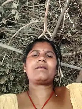 Snapshot of Hot_di97 chatting on July 1, 6:14 am Hot di97 online show from July 1, 6:14 am