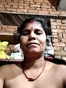 Hot di97 online show from February 5, 7:43 pm