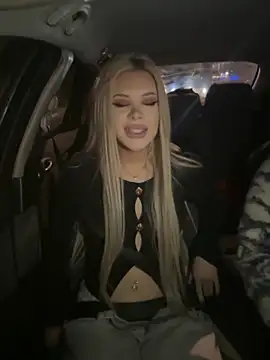 AlyssaFoxx  online show from March 22, 6:20 pm