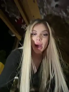 AlyssaFoxx  online show from May 26, 7:01 pm