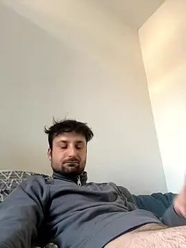 Snapshot of elAntonio777 chatting on January 11, 2:02 pm elAntonio777 online show from January 11, 2:02 pm