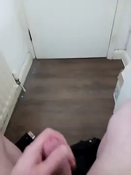 Snapshot of Hertsguy1984 chatting on March 4, 12:24 pm Hertsguy1984 online show from March 4, 12:24 pm