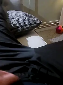 Hertsguy1984 online show from April 19, 11:07 pm