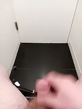 Hertsguy1984 online show from March 12, 9:30 pm