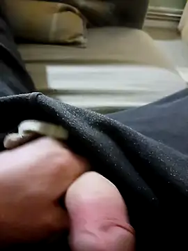 Snapshot of Hertsguy1984 chatting on February 1, 12:31 am Hertsguy1984 online show from February 1, 12:31 am