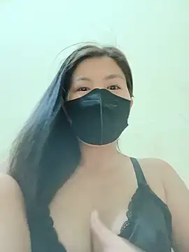 Snapshot of Lyly-68688 chatting on July 7, 7:45 am Lyly-68688 online show from July 7, 7:45 am