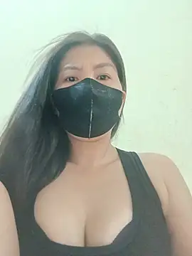 Snapshot of Lyly-68688 chatting on June 25, 1:14 am Lyly-68688 online show from June 25, 1:14 am