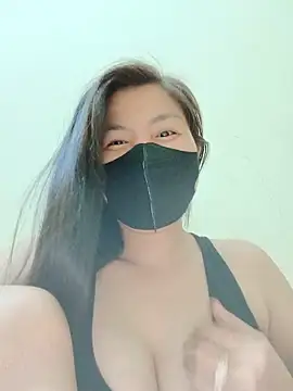 Snapshot of Lyly-68688 chatting on June 6, 12:16 am Lyly-68688 online show from June 6, 12:16 am