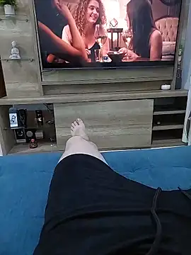 Snapshot of casal1001 chatting on February 21, 12:01 am casal1001 online show from February 21, 12:01 am