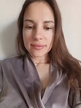 Snapshot of She-Moon chatting on June 11, 5:26 am She-Moon online show from June 11, 5:26 am