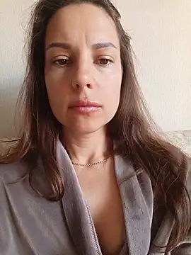 Snapshot of She-Moon chatting on June 27, 6:30 am She-Moon online show from June 27, 6:30 am