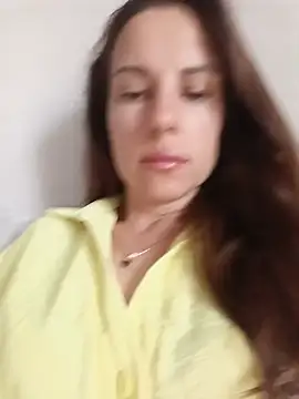 Snapshot of She-Moon chatting on July 13, 5:18 am She-Moon online show from July 13, 5:18 am