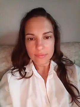 Snapshot of She-Moon chatting on July 4, 5:50 pm She-Moon online show from July 4, 5:50 pm