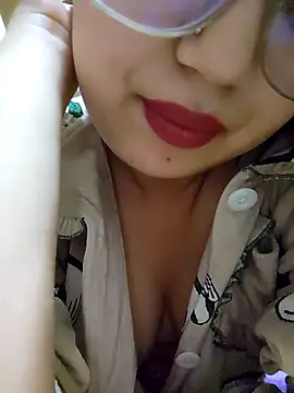 Sexy-Mouna online show from April 7, 1:29 am