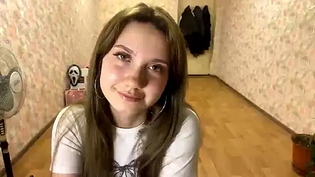 BerneiiceNases online show from February 8, 3:43 pm