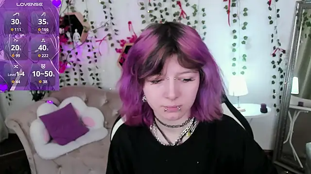 Ashley Veil online show from April 17, 8:55 pm