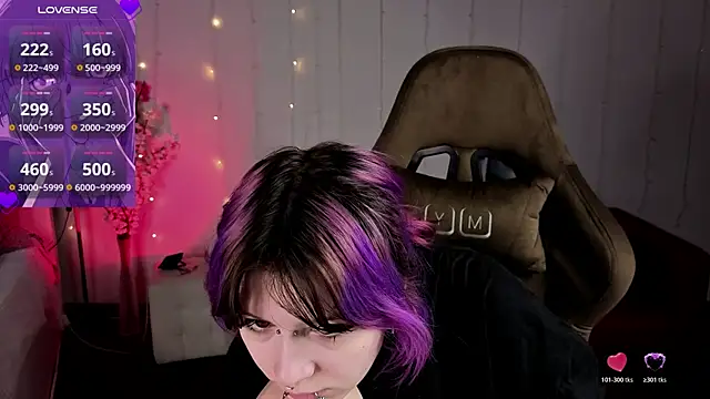 Ashley Veil online show from April 7, 8:43 pm