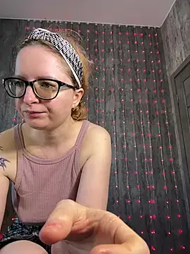 coy girl  online show from April 2, 12:12 pm