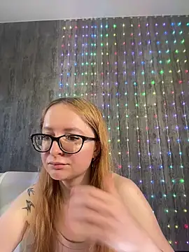 coy girl  online show from March 20, 12:17 pm