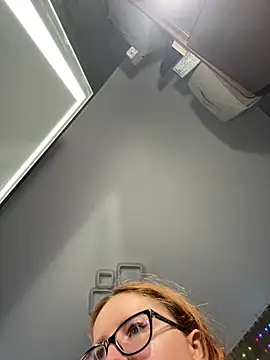 coy girl  online show from March 12, 12:20 pm