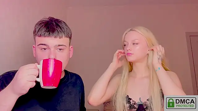 your molly mark  online show from April 17, 7:28 pm