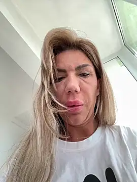 Missolevelvet online show from April 17, 8:06 am