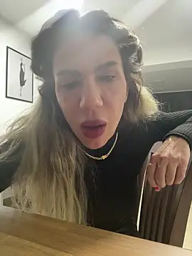 Missolevelvet online show from February 9, 10:52 pm