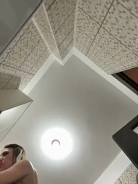 Missolevelvet online show from March 18, 9:15 pm