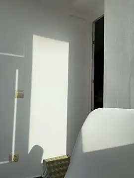 Missolevelvet online show from April 13, 5:44 am