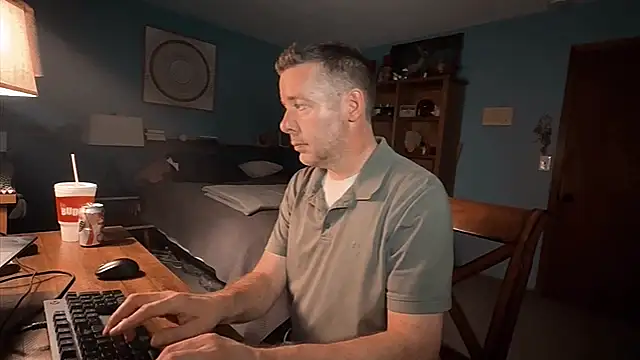 chrisw8140 online show from July 19, 2:31 am