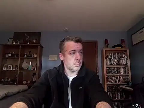 chrisw8140 online show from February 12, 8:30 pm