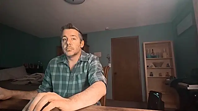 chrisw8140 online show from April 18, 2:58 am