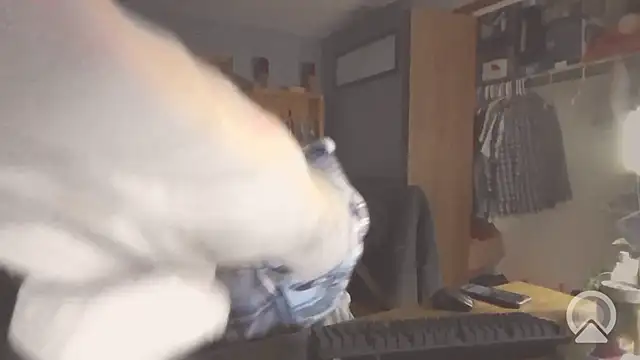 chrisw8140 online show from April 7, 4:14 am