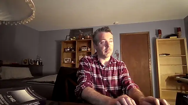 chrisw8140 online show from March 15, 3:02 am