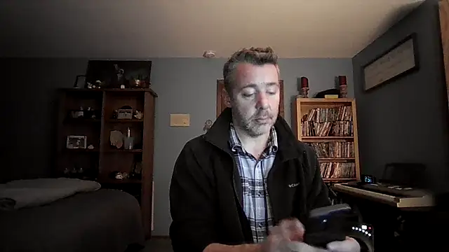 chrisw8140 online show from February 22, 2:36 am