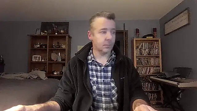 chrisw8140 online show from February 15, 11:36 pm