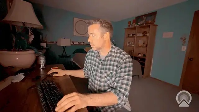chrisw8140 online show from June 28, 3:57 am