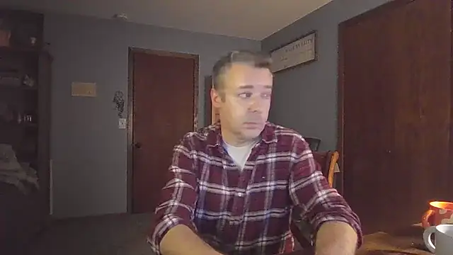 chrisw8140 online show from April 15, 2:06 am