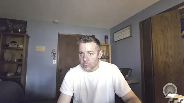 chrisw8140 online show from March 31, 4:31 pm