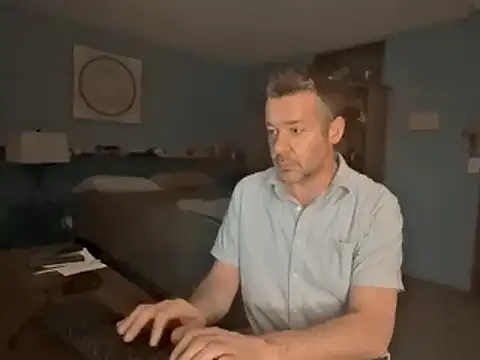 chrisw8140 online show from May 19, 1:56 am
