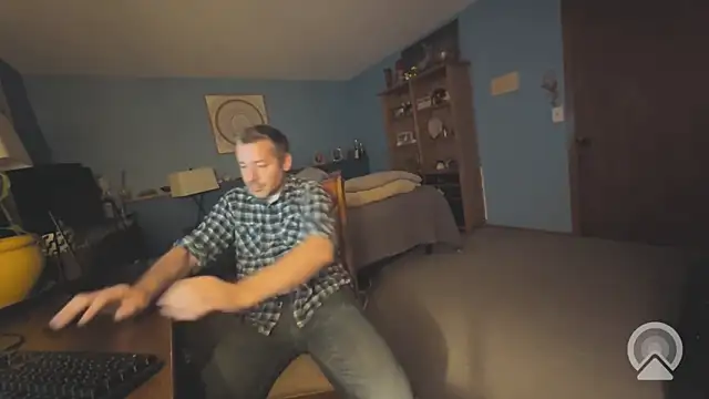 chrisw8140 online show from April 21, 4:41 am