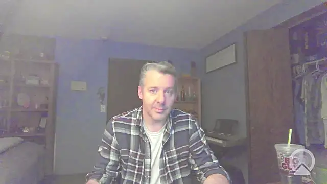 chrisw8140 online show from April 3, 5:36 am