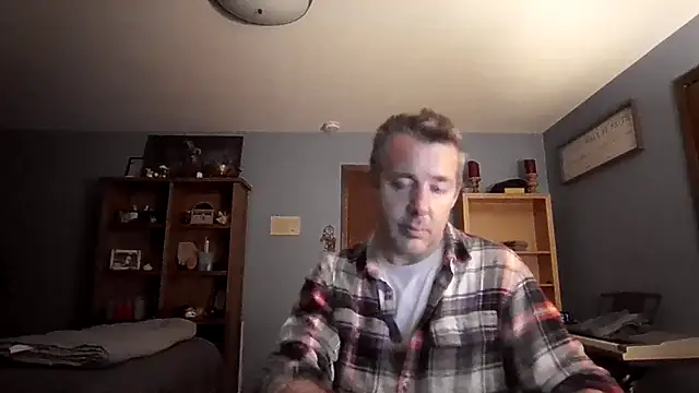 chrisw8140 online show from March 13, 4:28 am