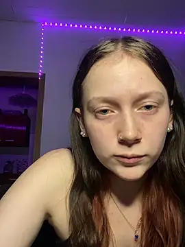 YoungLisaa18 online show from February 16, 7:56 pm