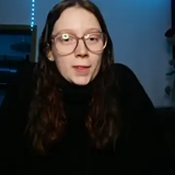 YoungLisaa18 online show from January 19, 4:11 pm