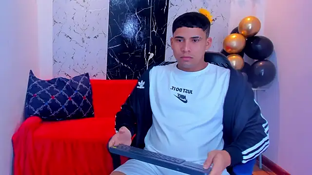 Snapshot of Franco_ferrer chatting on January 15, 8:07 am Franco ferrer online show from January 15, 8:07 am